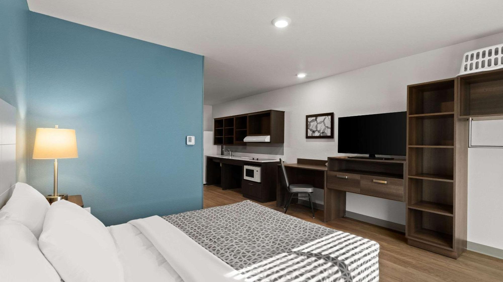 Woodspring Suites Greeley Exterior photo