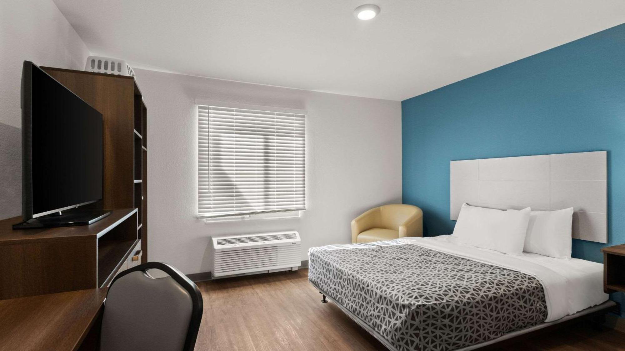 Woodspring Suites Greeley Exterior photo