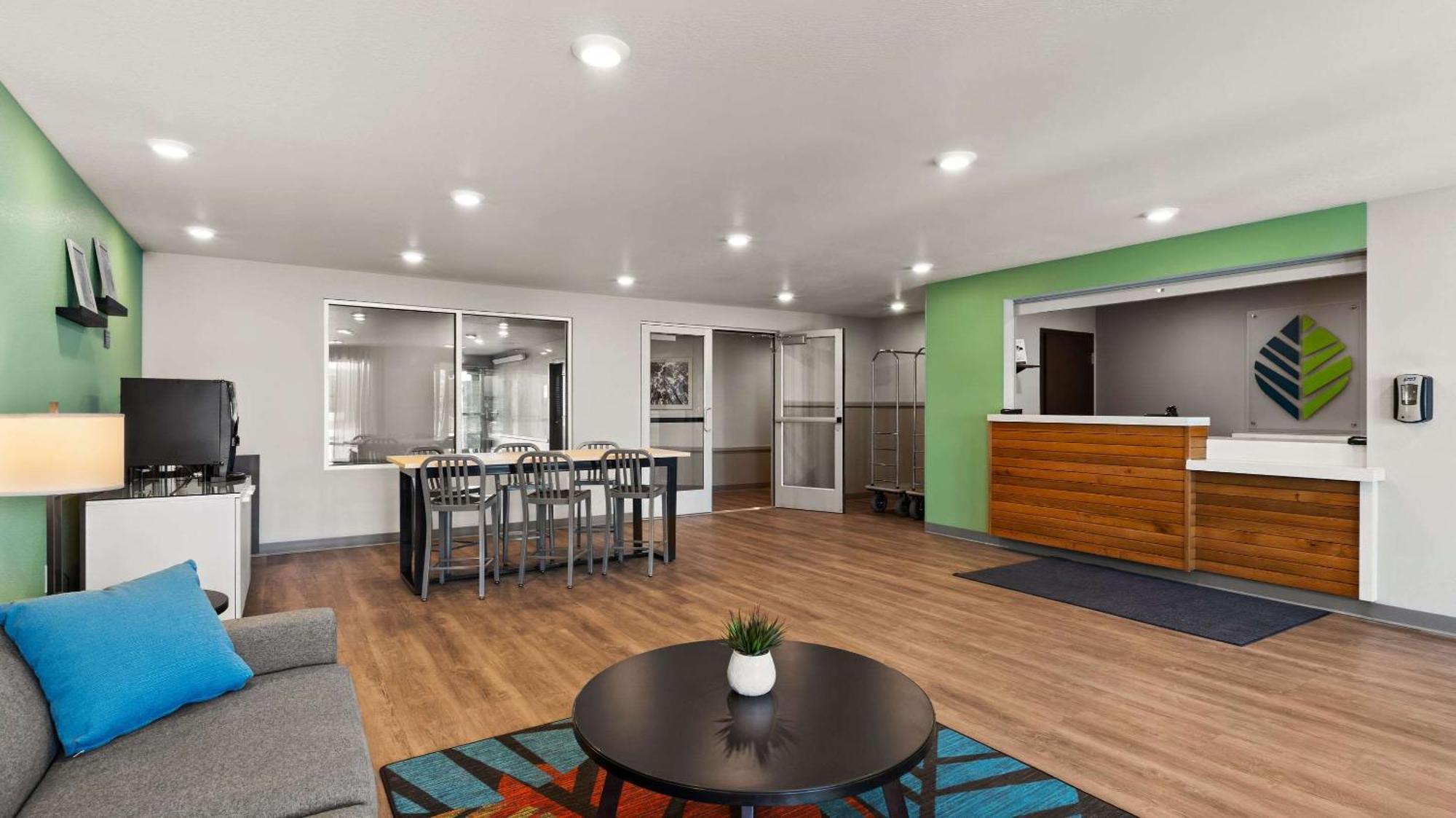 Woodspring Suites Greeley Exterior photo