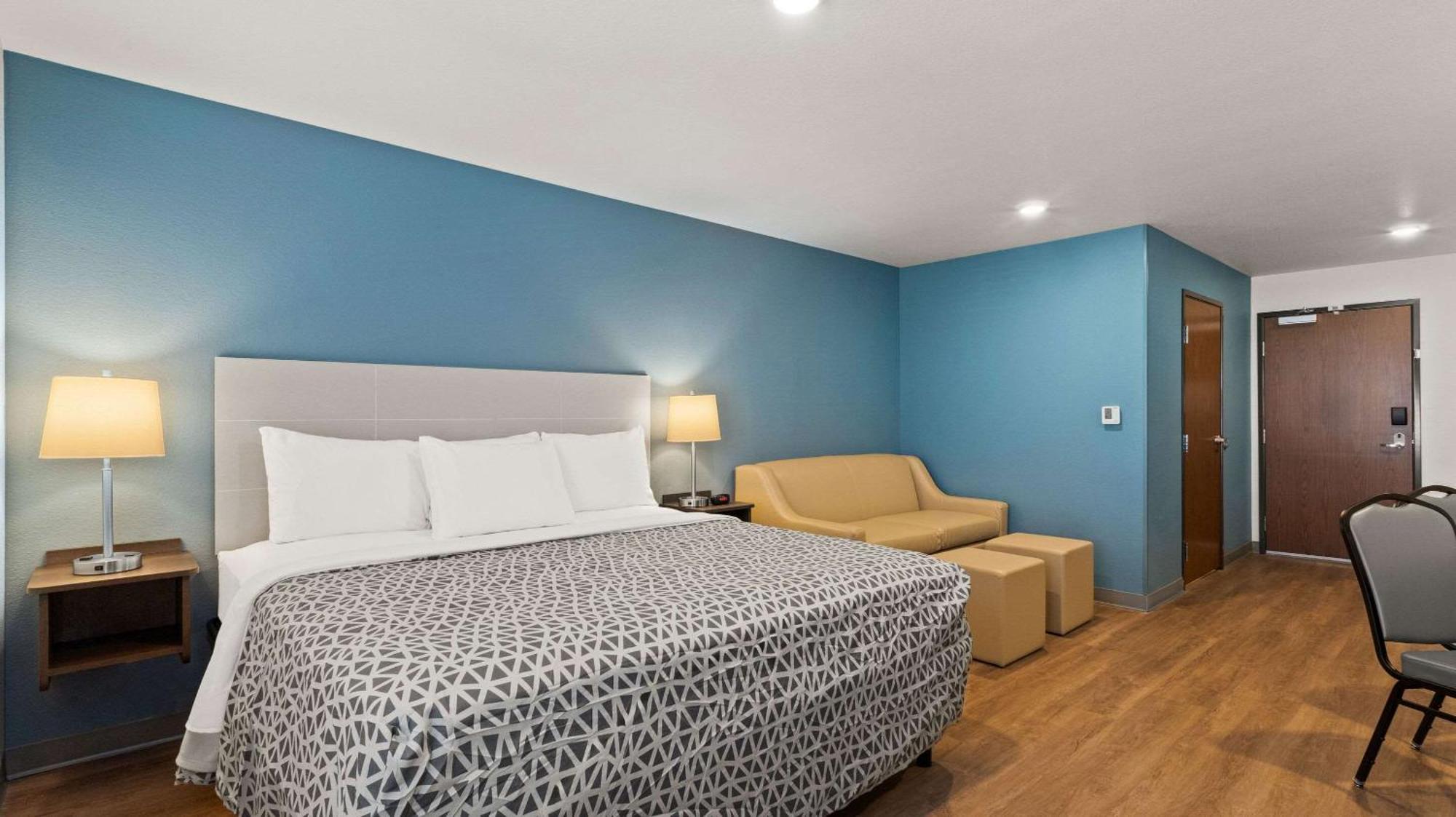 Woodspring Suites Greeley Exterior photo