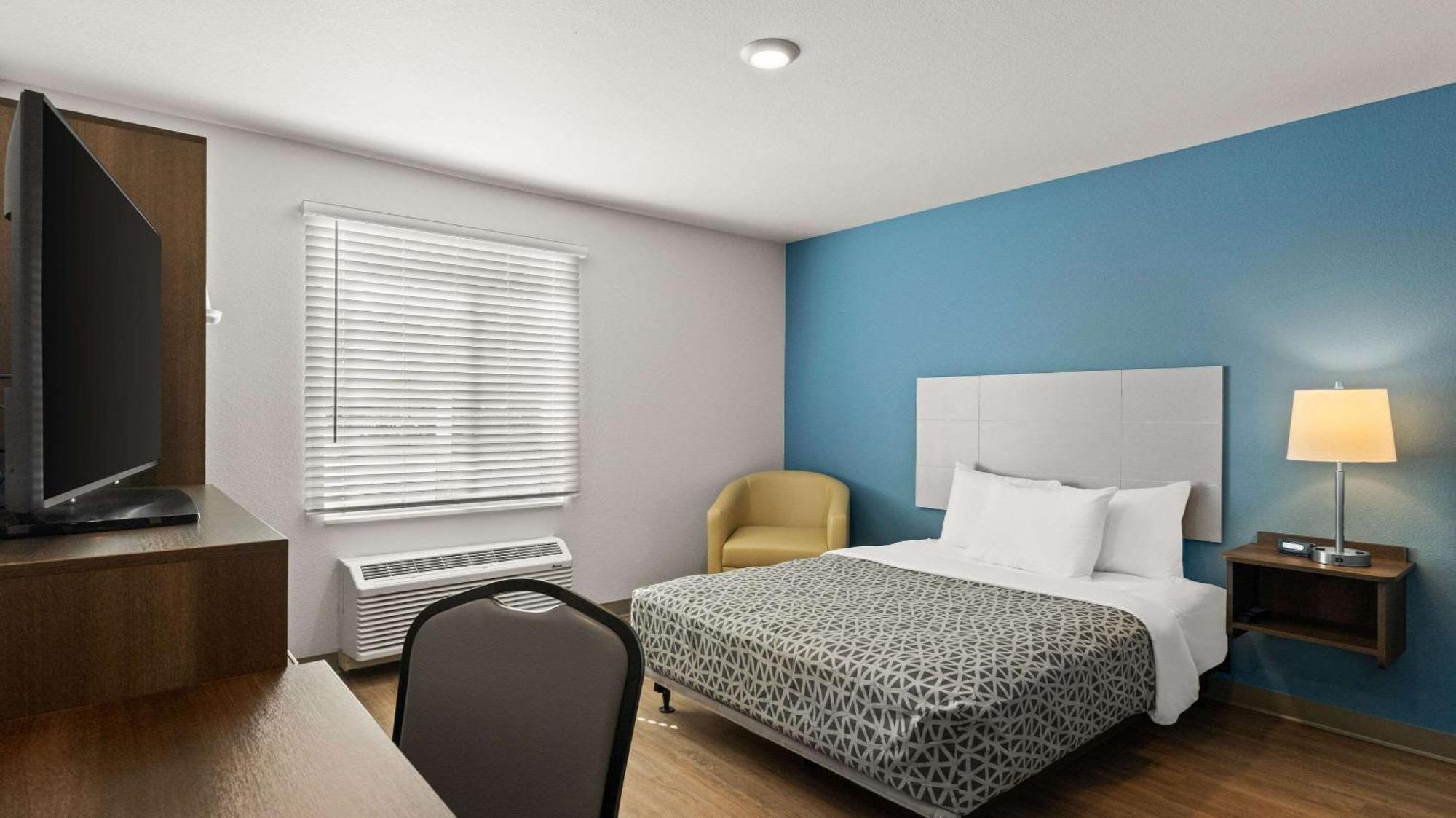 Woodspring Suites Greeley Exterior photo