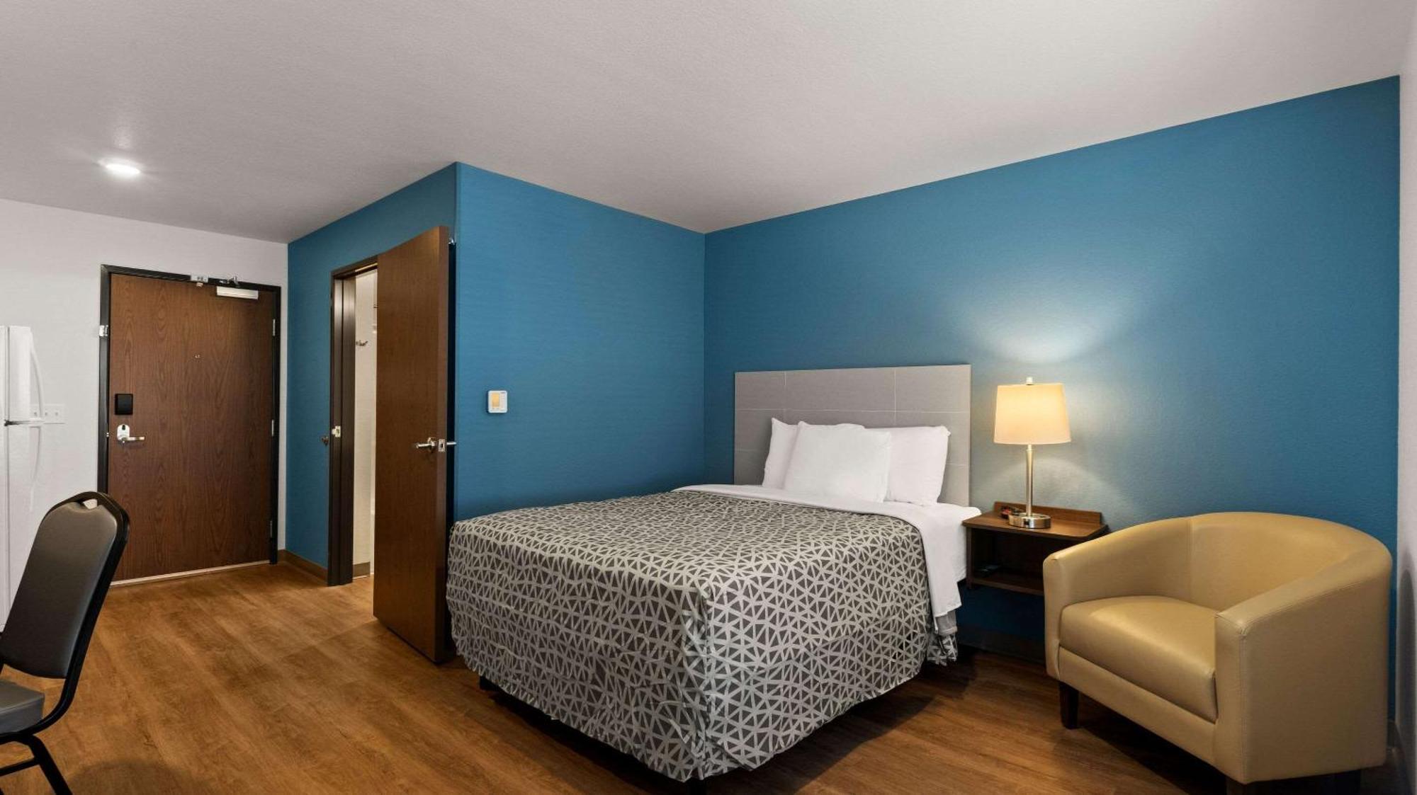Woodspring Suites Greeley Exterior photo